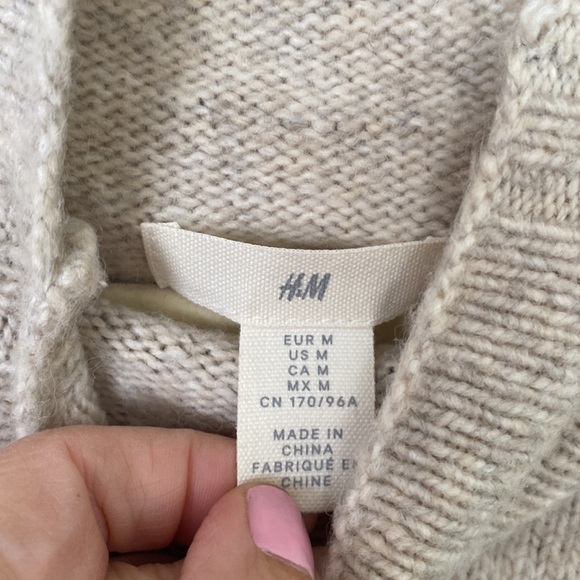 Sweater - Picture 6 of 7